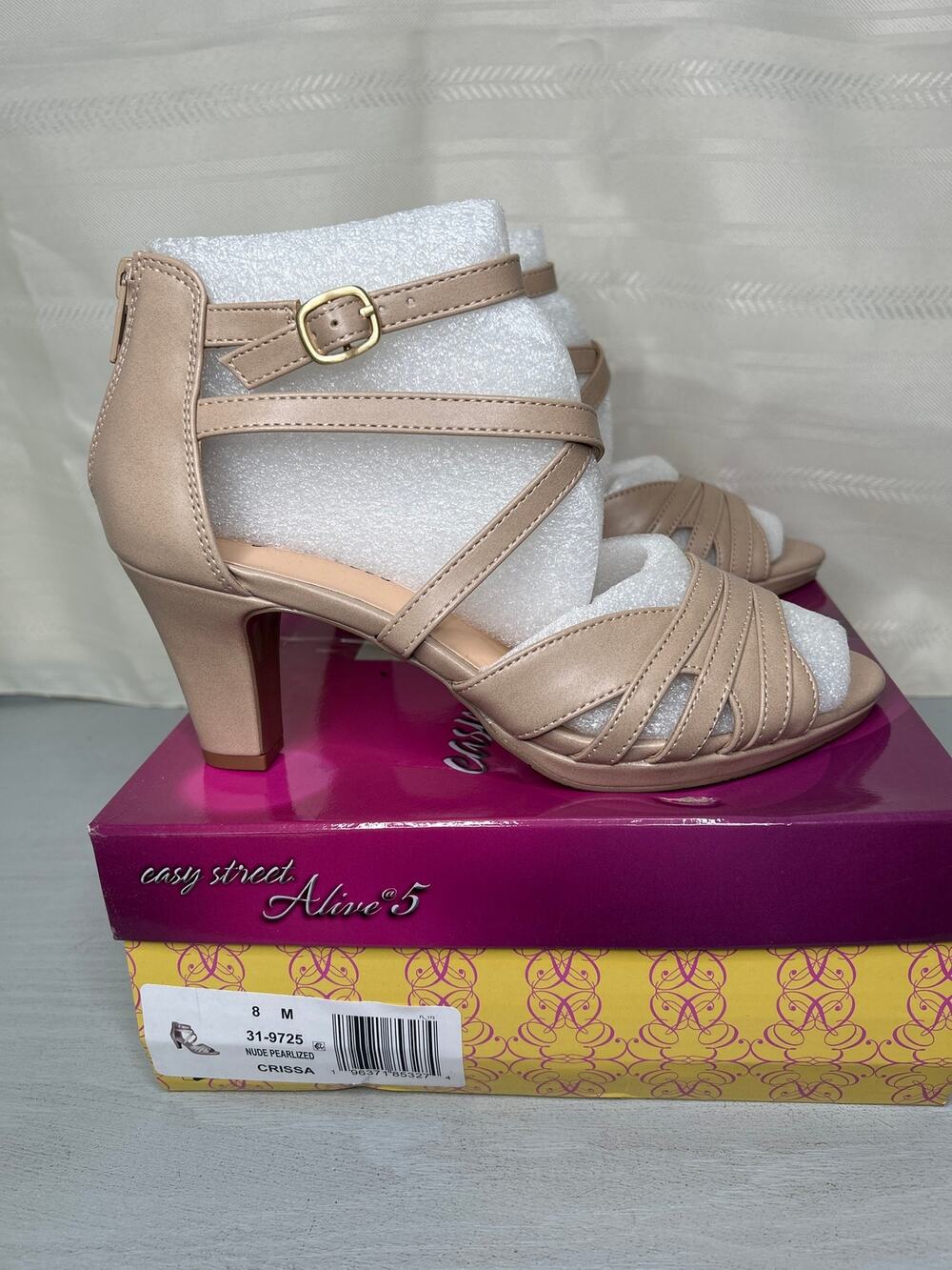 Easy Street Crissa Buckle Strappy Dress Sandals Nude Pearlized Womens Size 8